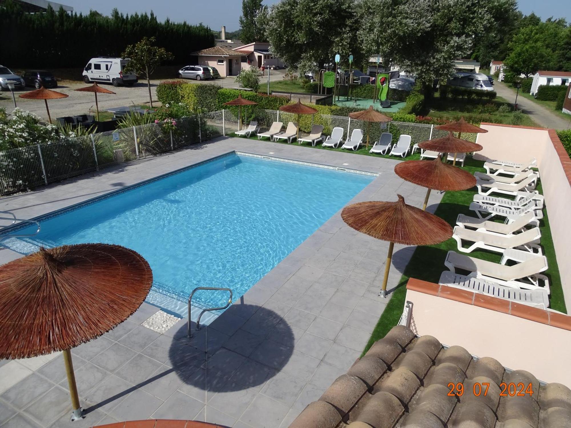 Camping Les Nysades Hotel Mirepoix  Exterior foto