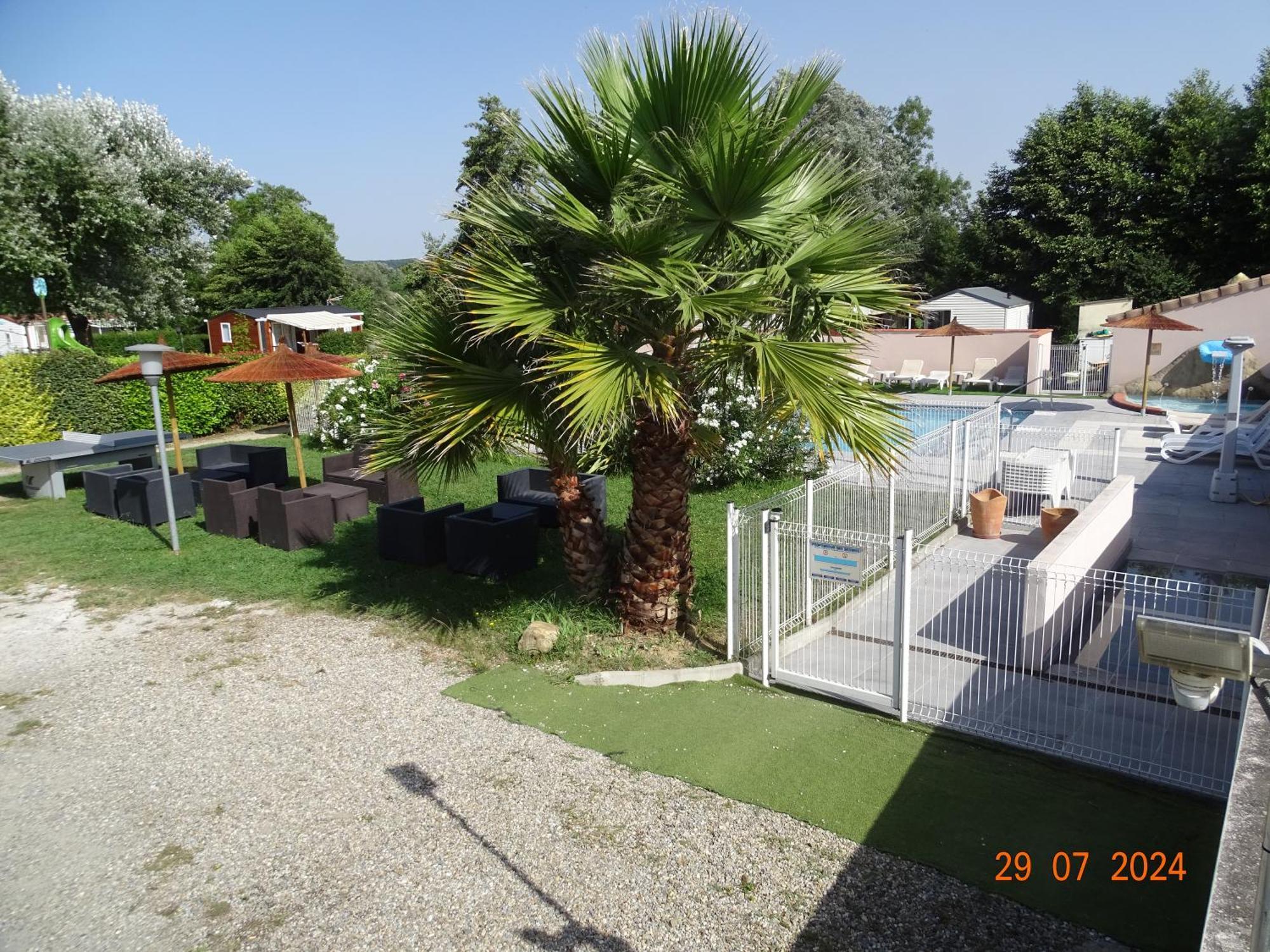 Camping Les Nysades Hotel Mirepoix  Exterior foto